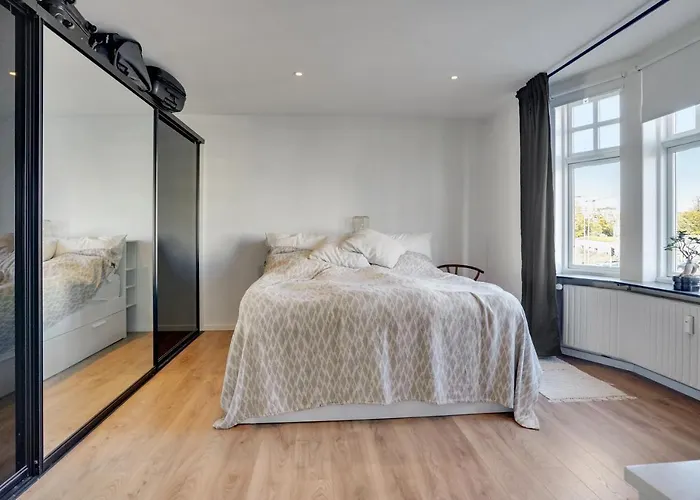 Bath Tub Penthouse In The *