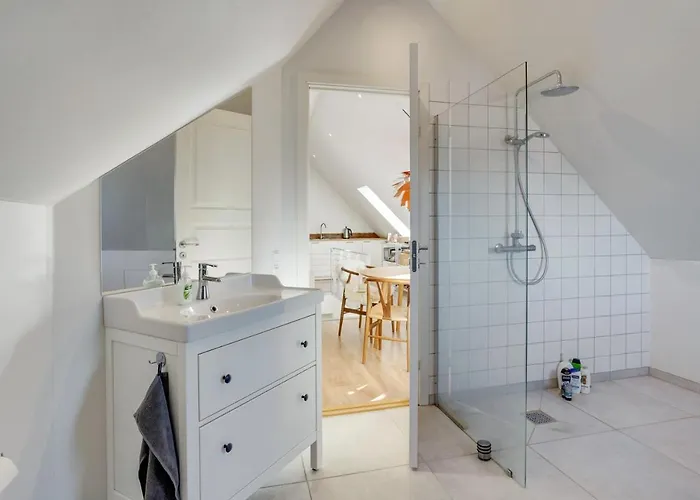 Bath Tub Penthouse In The *